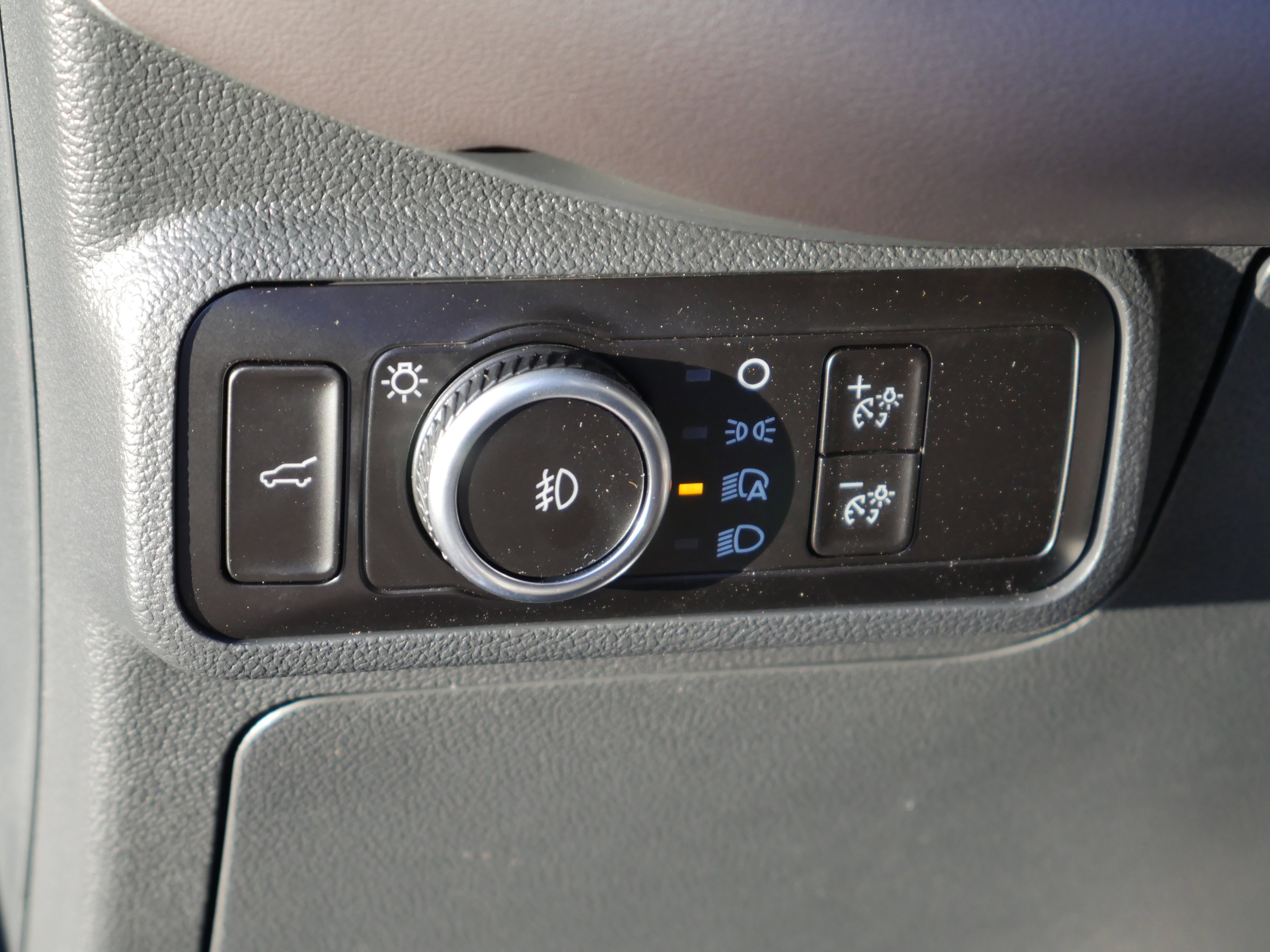 2025 Ford Explorer Platinum photo 3