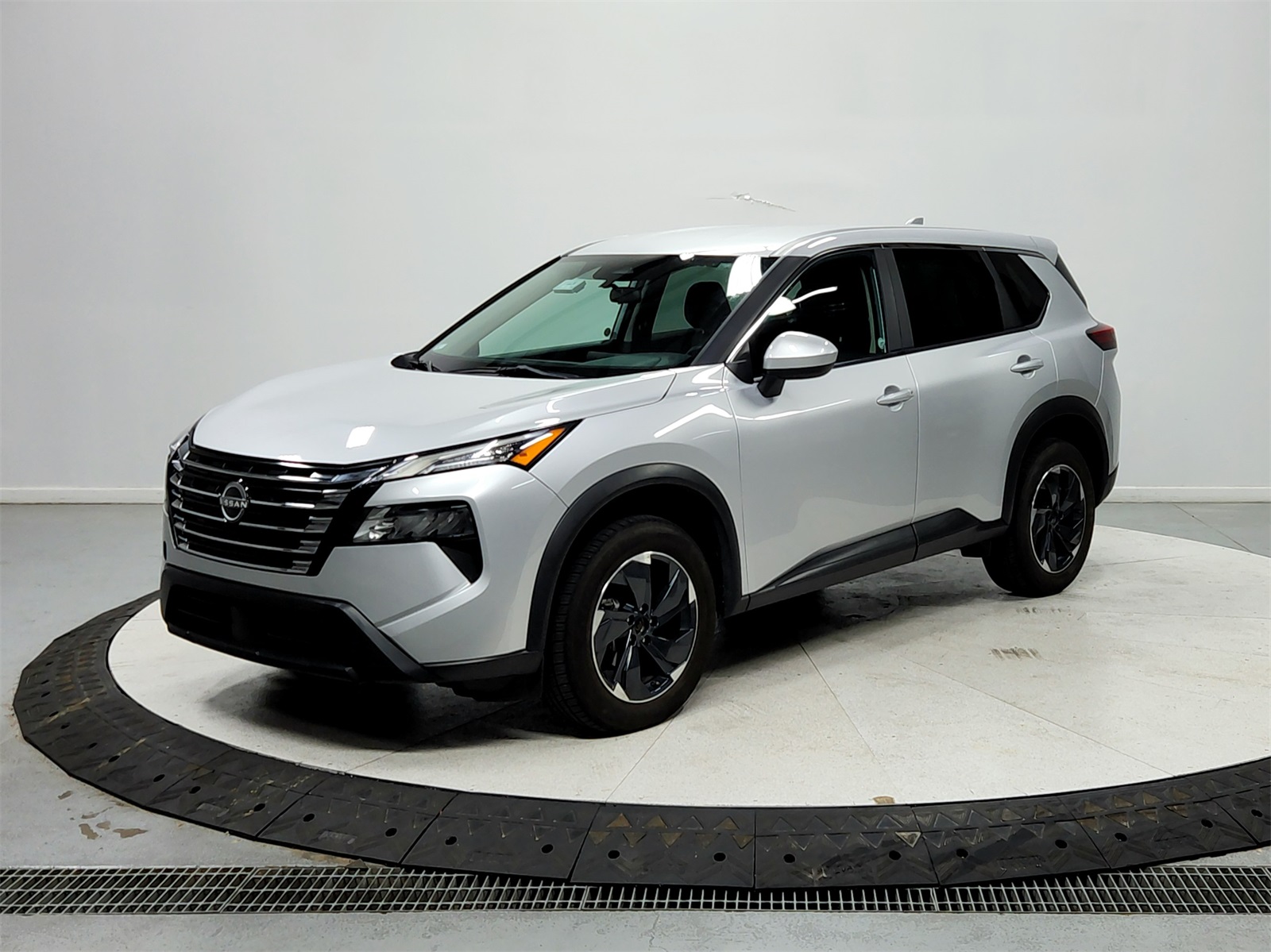 2024 Nissan Rogue SV photo 3