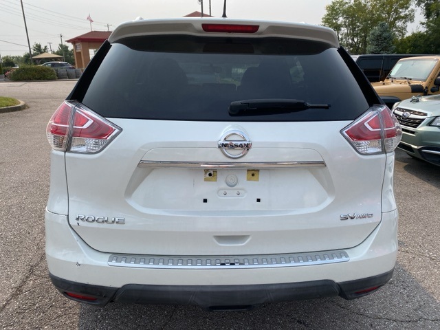 2016 Nissan Rogue SV photo 5