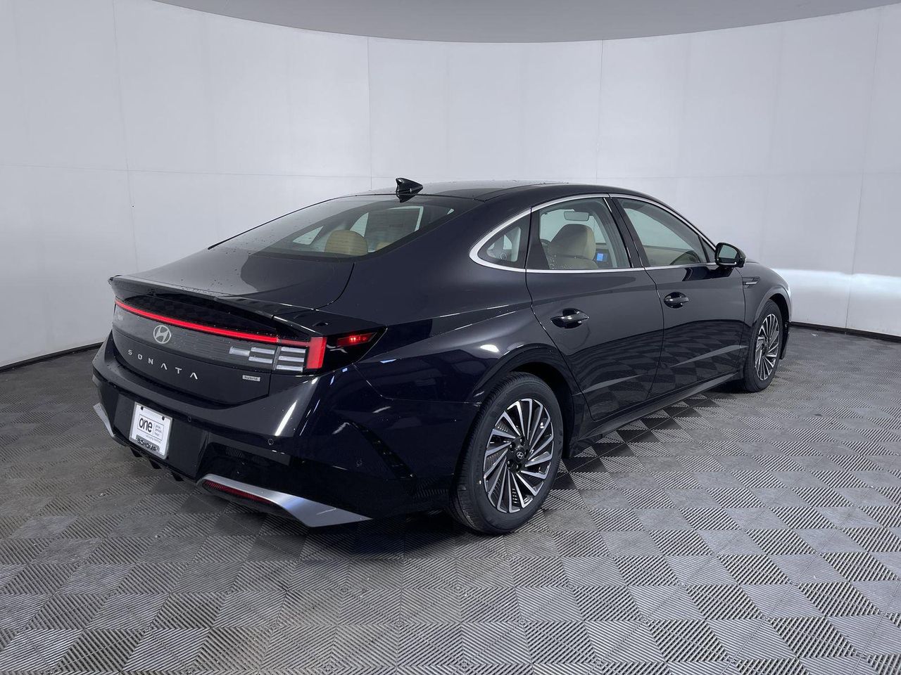 2025 Hyundai Sonata Limited photo 4