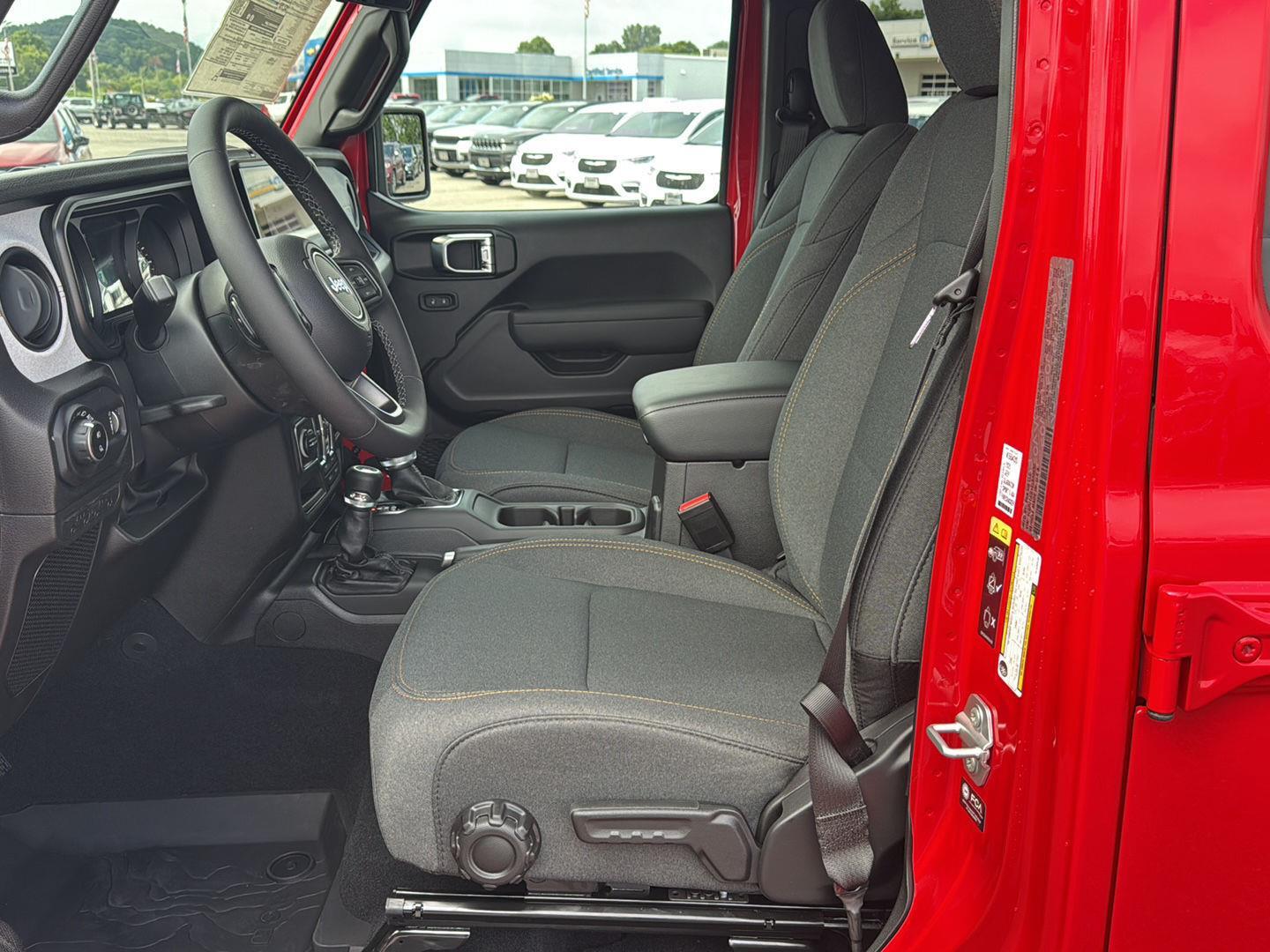 2025 Jeep Gladiator Sport photo 7