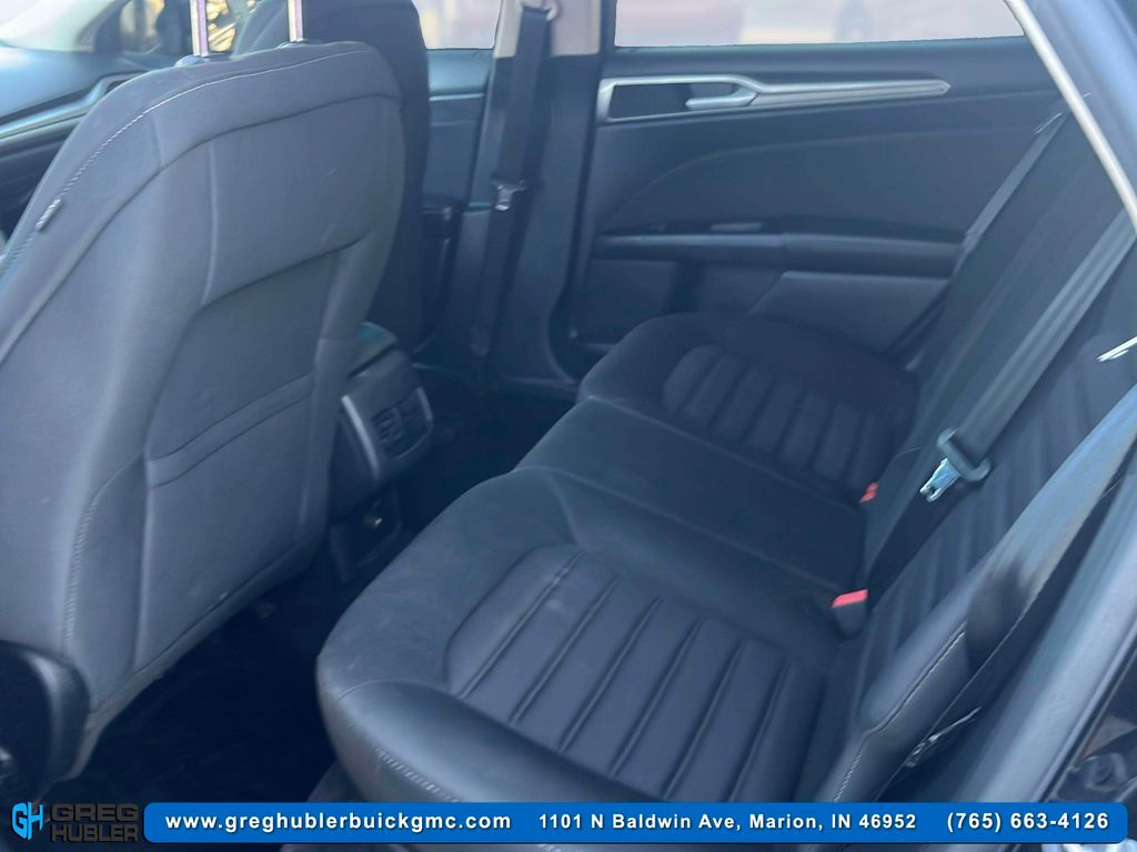 2017 Ford Fusion SE photo 13