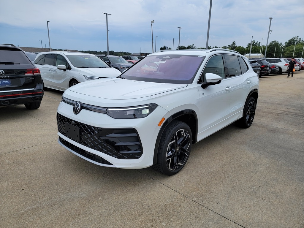 2025 Volkswagen Tiguan SEL R-Line Black photo 7