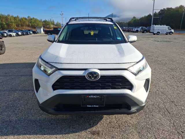 2023 Toyota RAV4 XLE photo 7