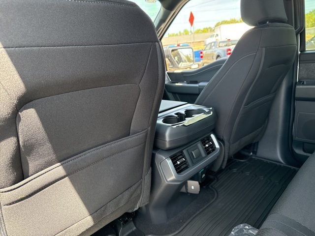 2025 Ford F-150 XLT photo 16