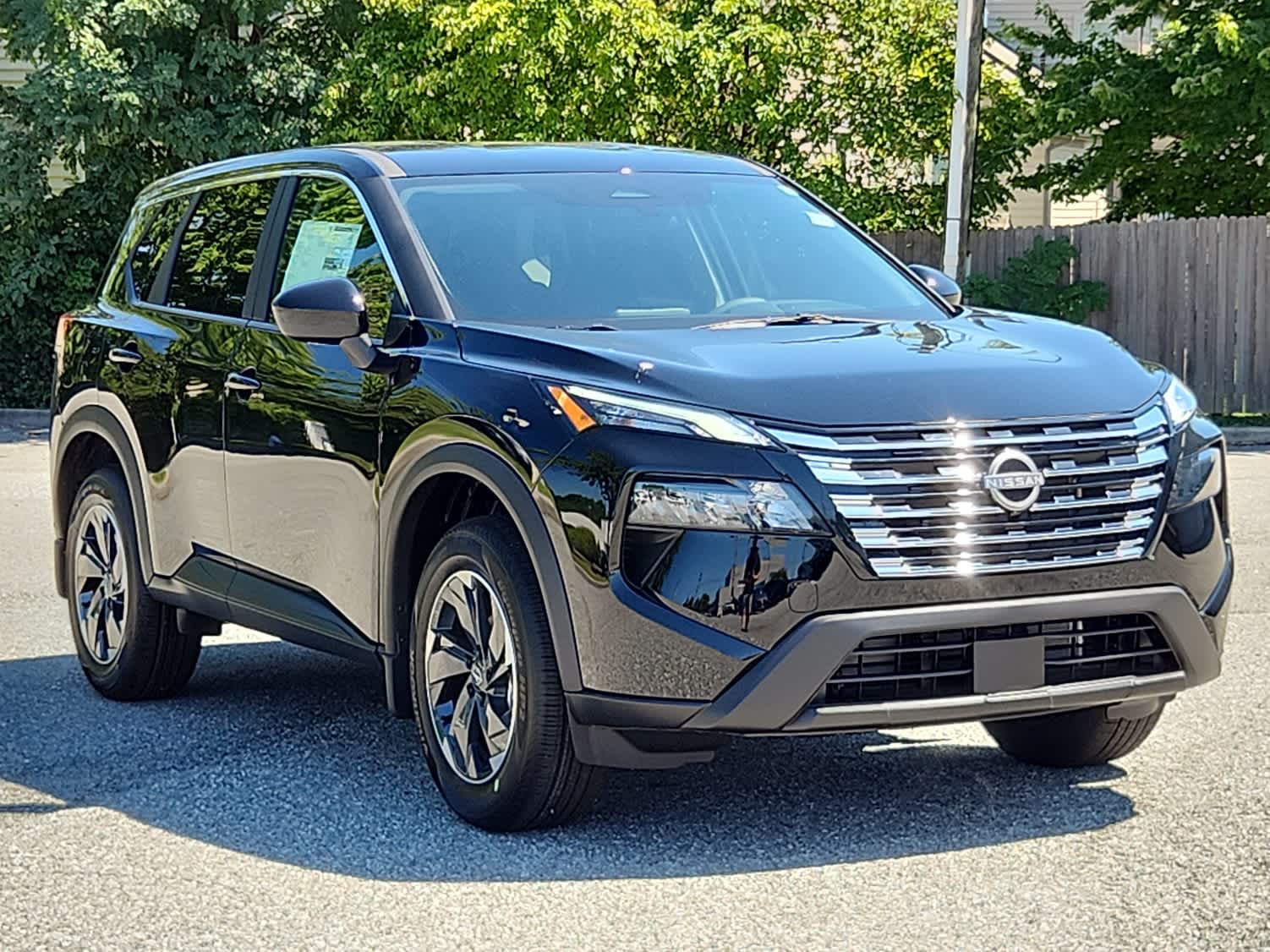 2026 Nissan Rogue SV photo 2