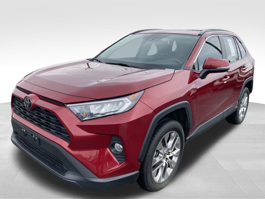 2021 Toyota RAV4 XLE Premium photo 2