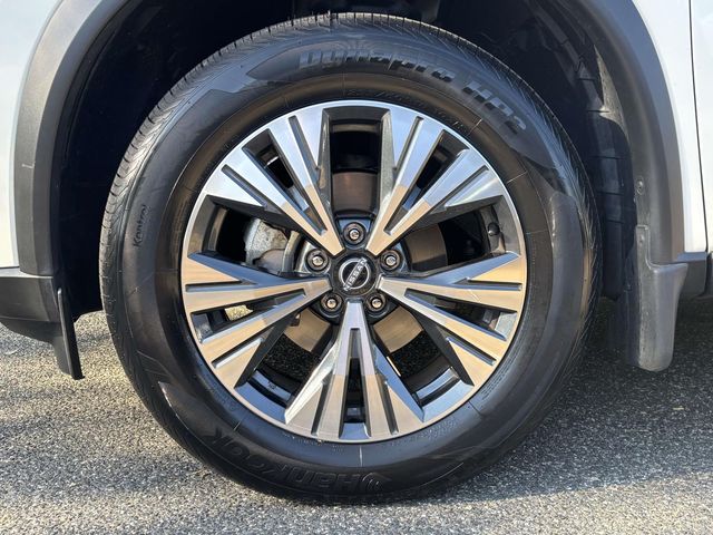 2023 Nissan Rogue SV photo 7