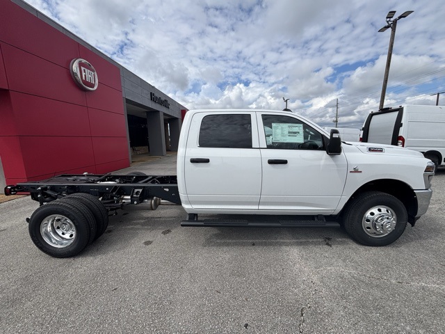 2026 Ram 3500 Tradesman photo 4