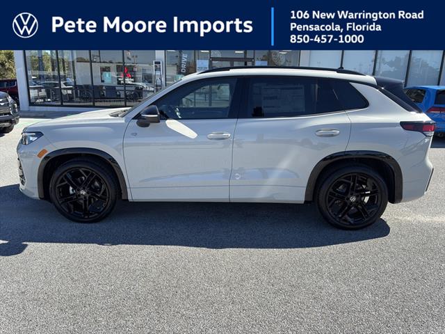 2026 Volkswagen Tiguan SE R-LINE BLACK's photo