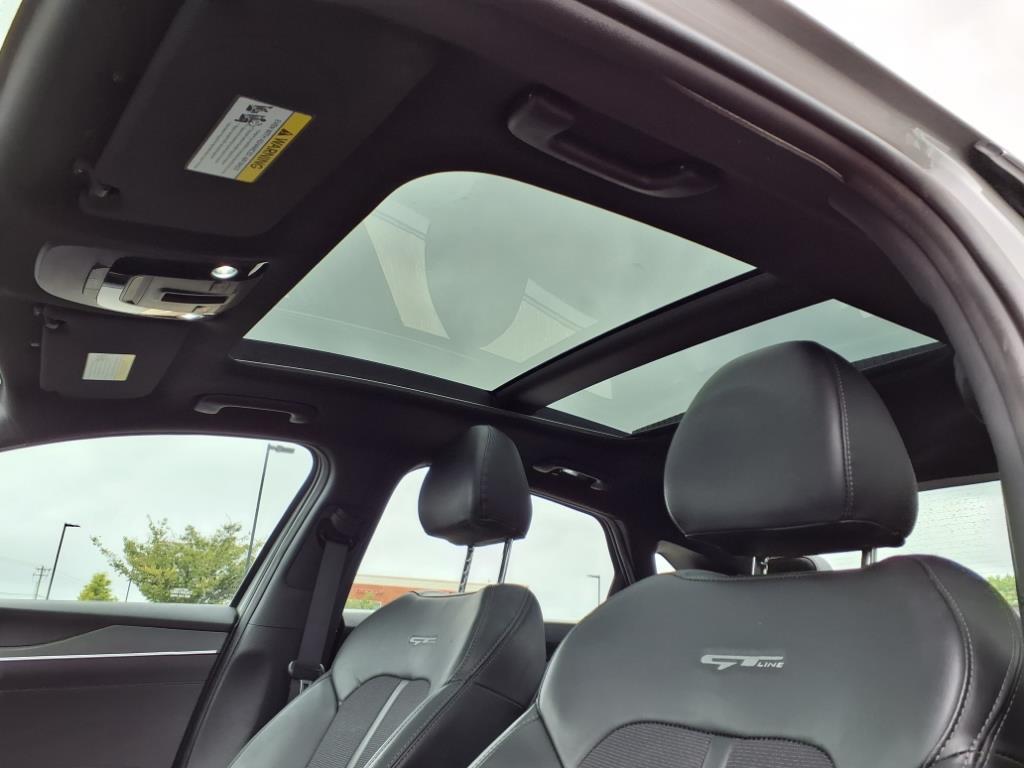 2022 Kia K5 GT-Line photo 3