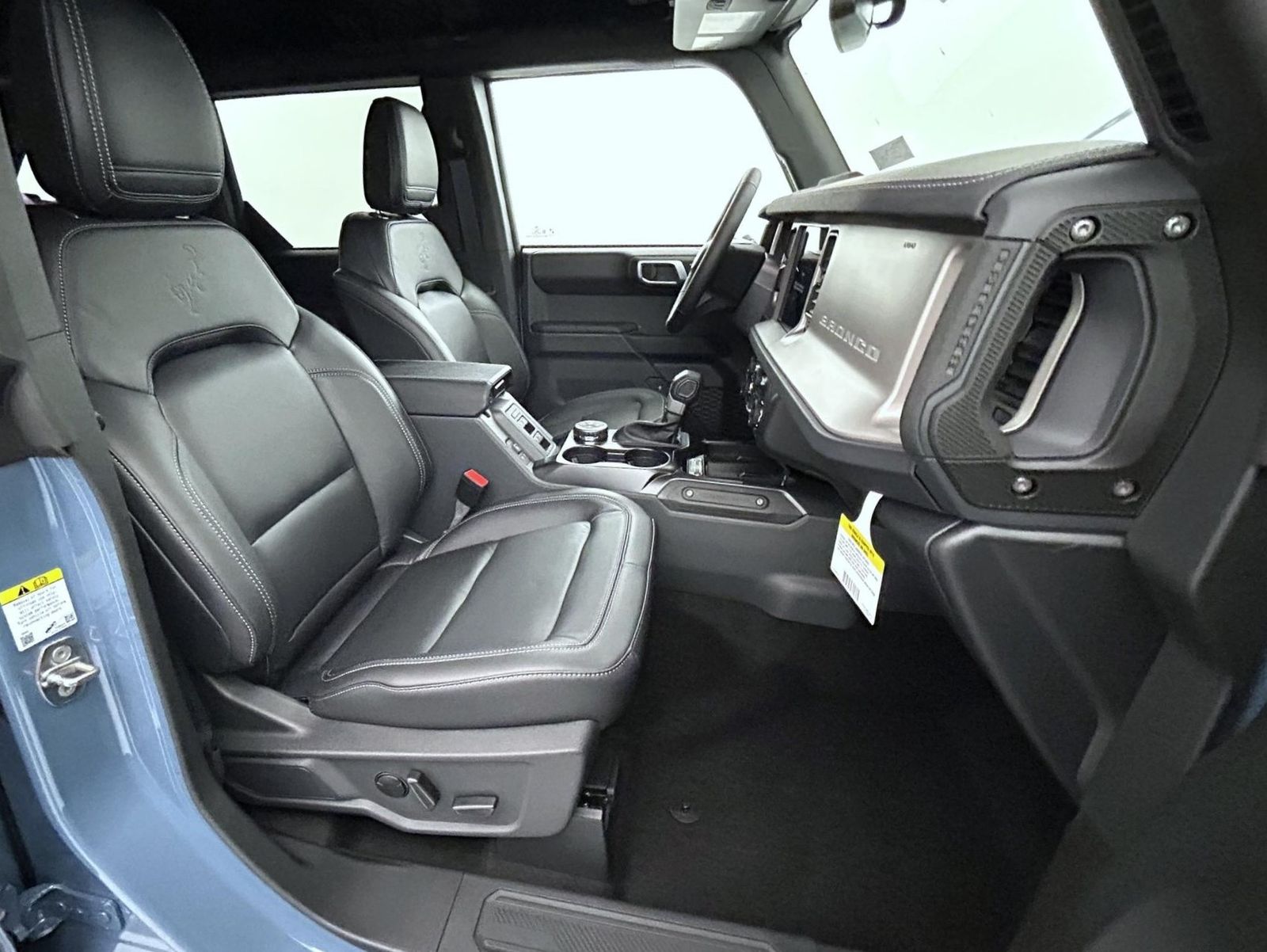 2025 Ford Bronco Outer Banks photo 14