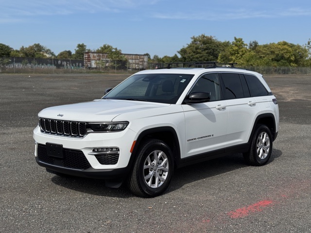 2022 Jeep Grand Cherokee Limited's photo