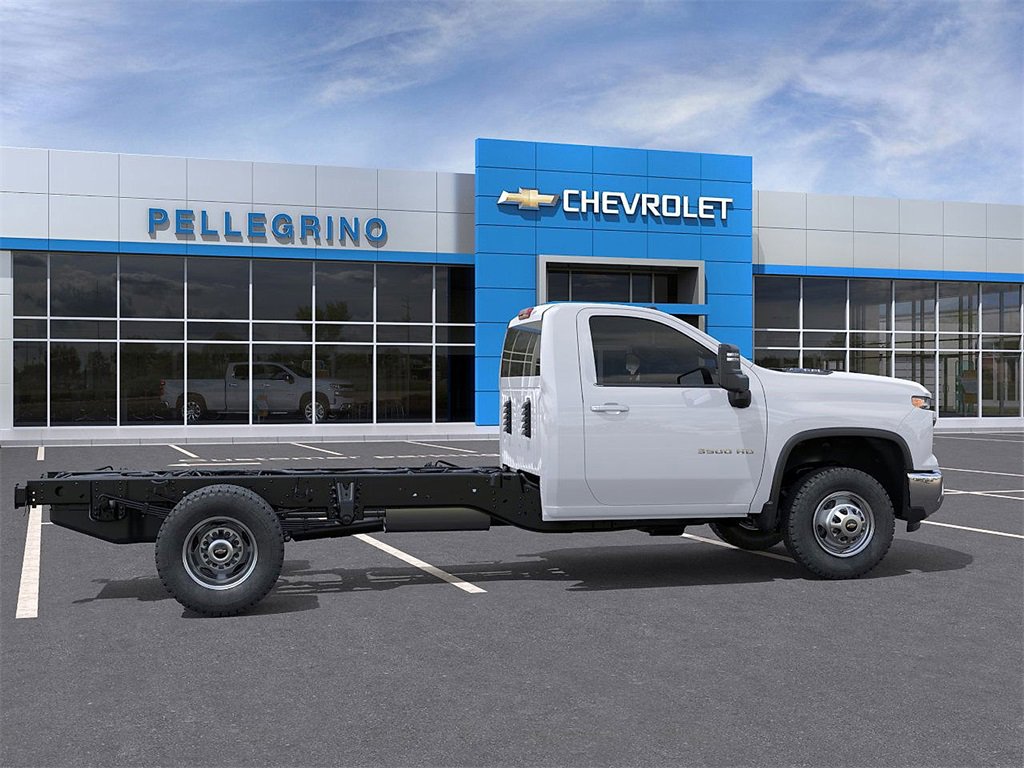 2025 Chevrolet Silverado 3500HD Work Truck photo 4