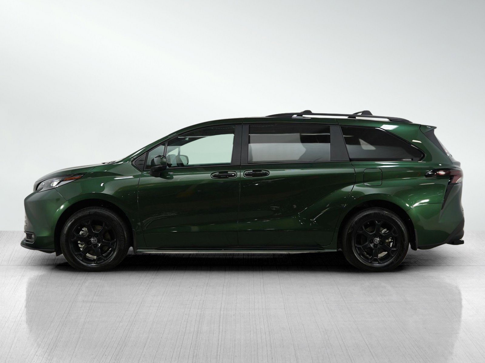 Used 2025 Toyota Sienna Woodland Edition with VIN 5TDCSKFC9SS190109 for sale in Bloomington, Minnesota