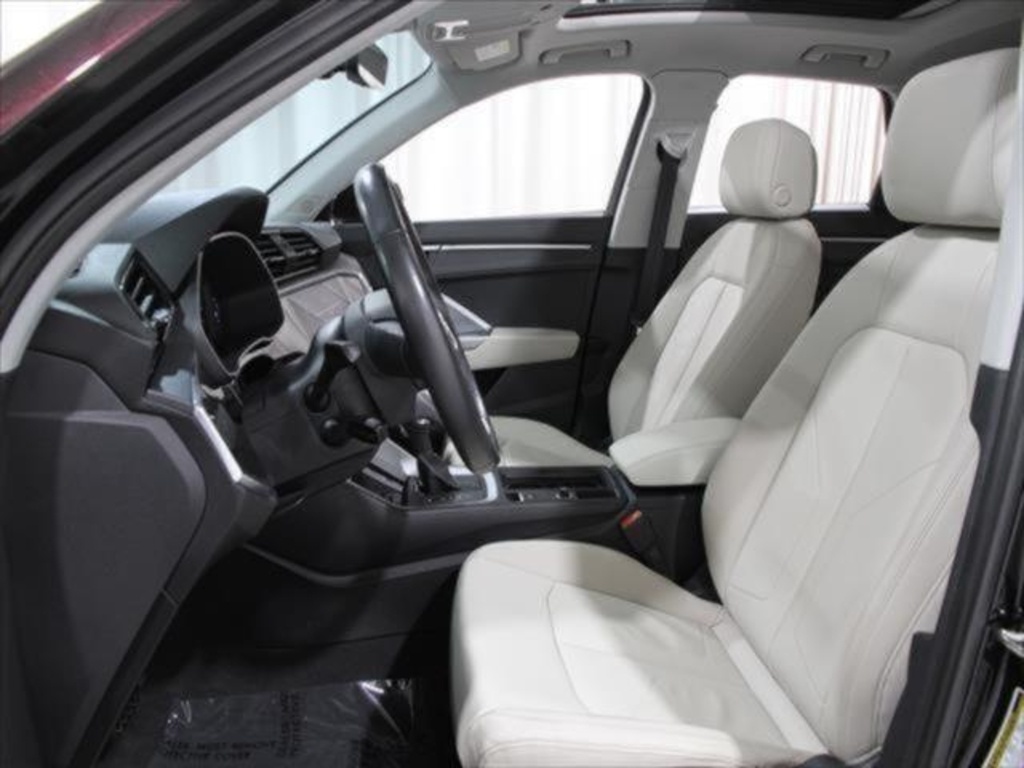 2019 Audi Q3 S line Premium Plus photo 4