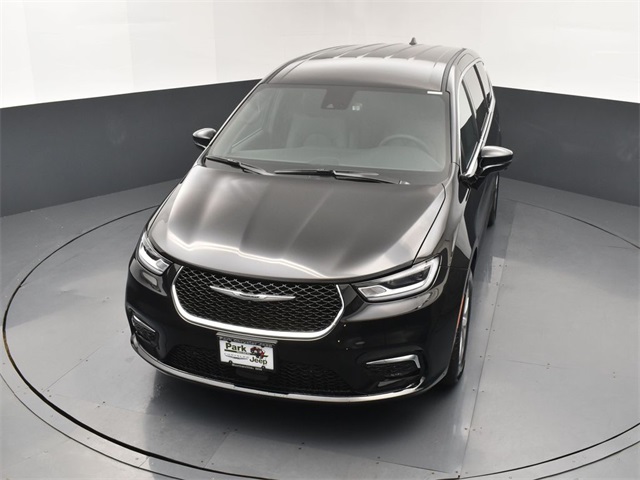 2026 Chrysler Pacifica photo 14