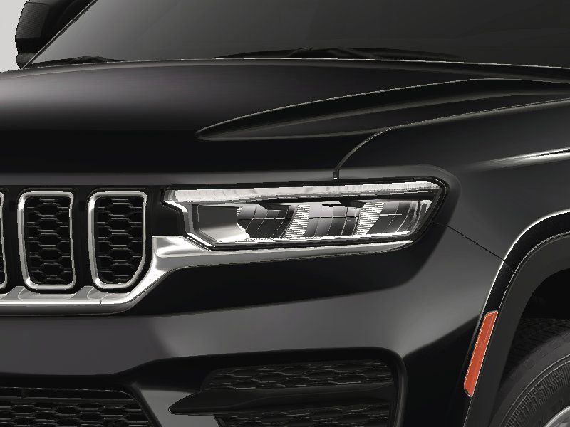 2025 Jeep Grand Cherokee Laredo Altitude photo 13