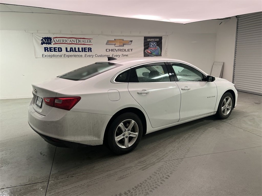 2022 Chevrolet Malibu LS photo 8