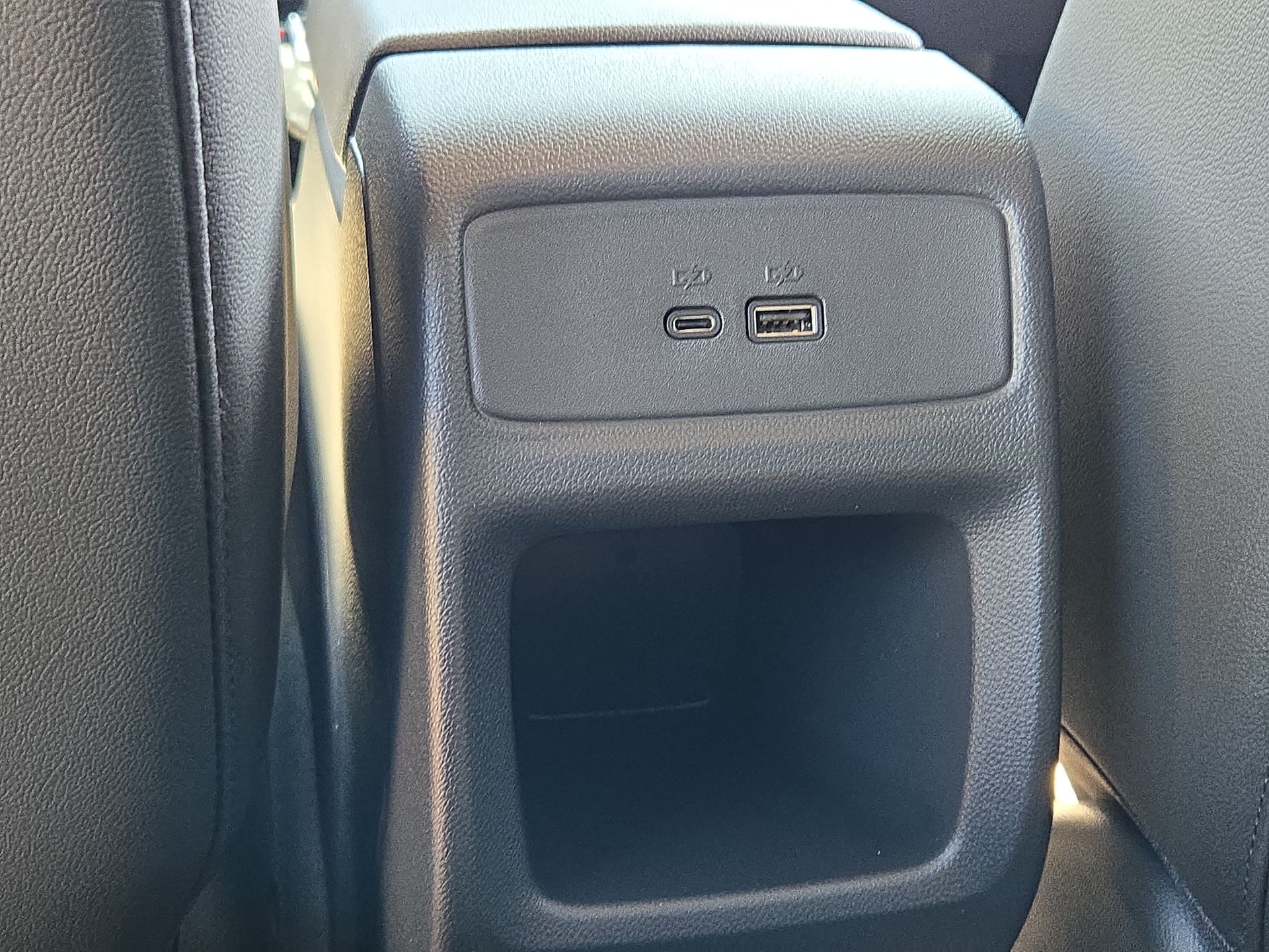 2025 Chevrolet Trax LT photo 38