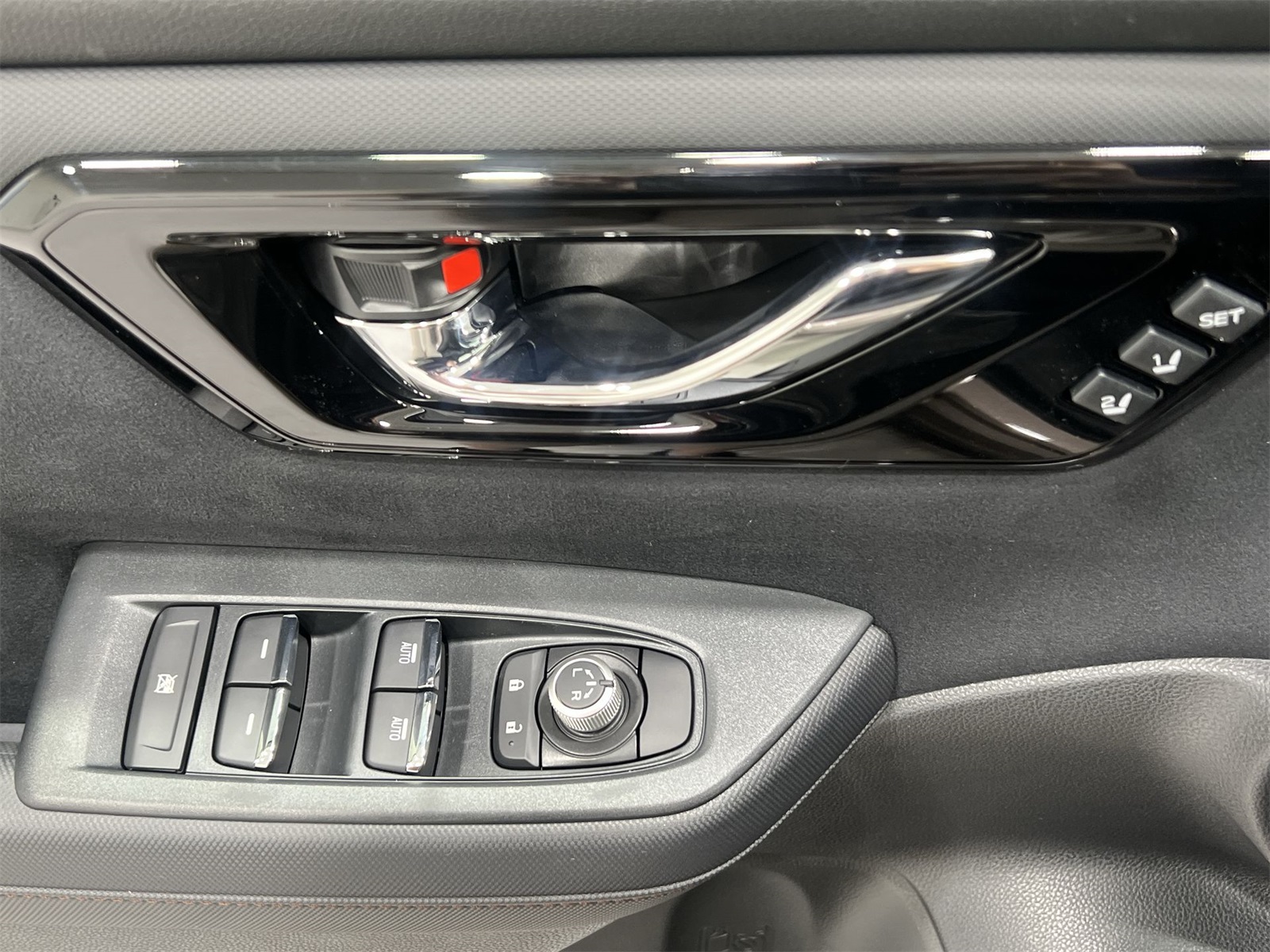 2025 Subaru Forester Touring photo 13