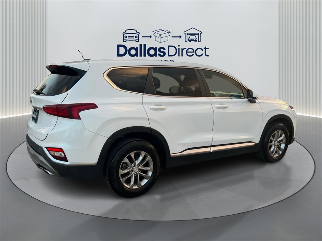 2020 Hyundai Santa Fe SE photo 2