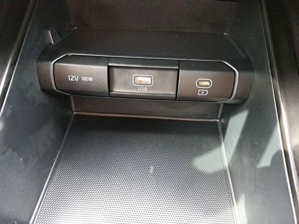 2024 Kia Telluride LX photo 20