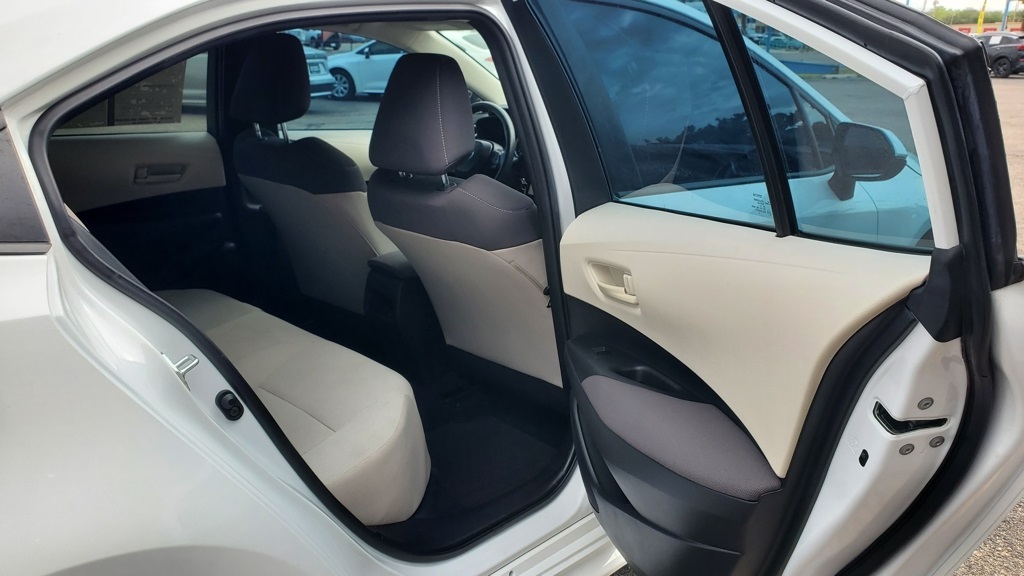 2022 Toyota Corolla LE photo 34