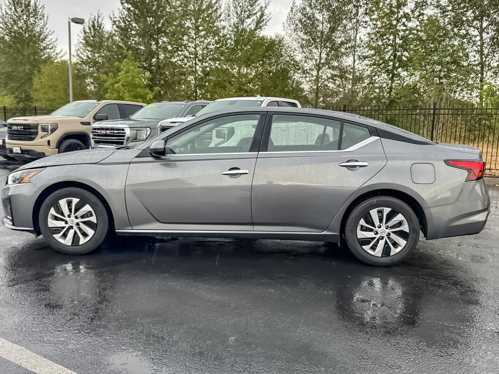 2023 Nissan Altima 2.5 S photo 2