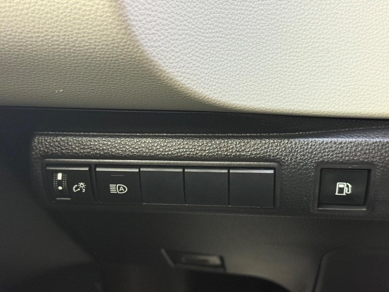 2021 Toyota Corolla Hybrid LE photo 27