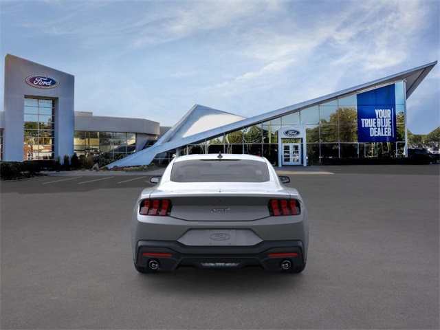 2025 Ford Mustang GT photo 3