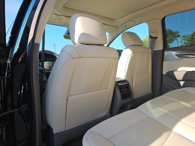 2025 Cadillac XT5 Premium Luxury photo 3
