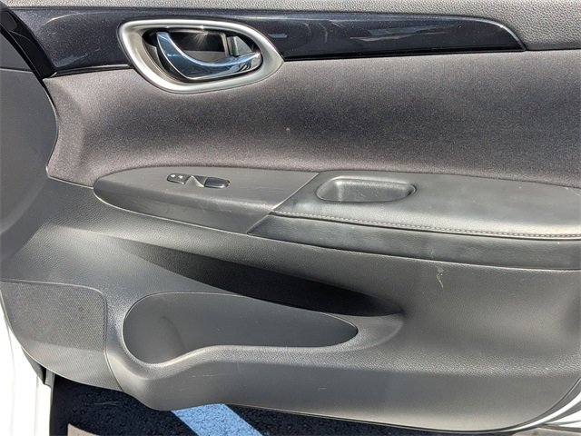 2019 Nissan Sentra SV photo 32