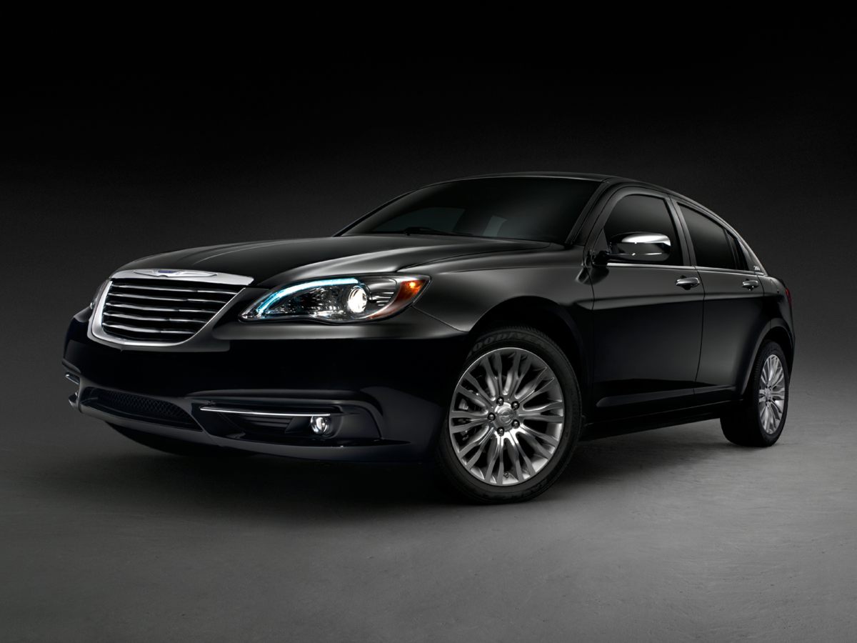 2014 Chrysler 200 Limited's photo