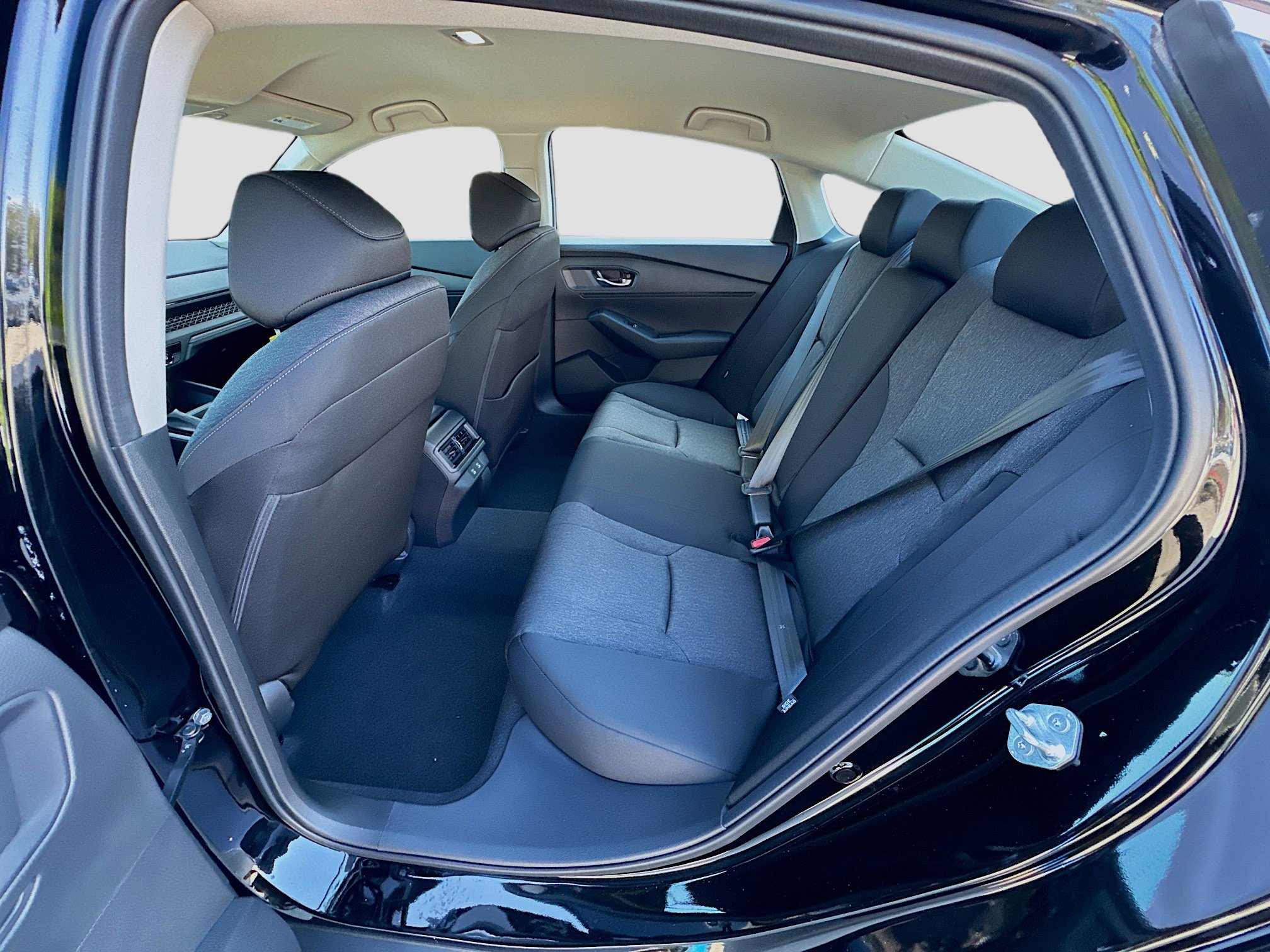 2025 Honda Accord LX photo 17