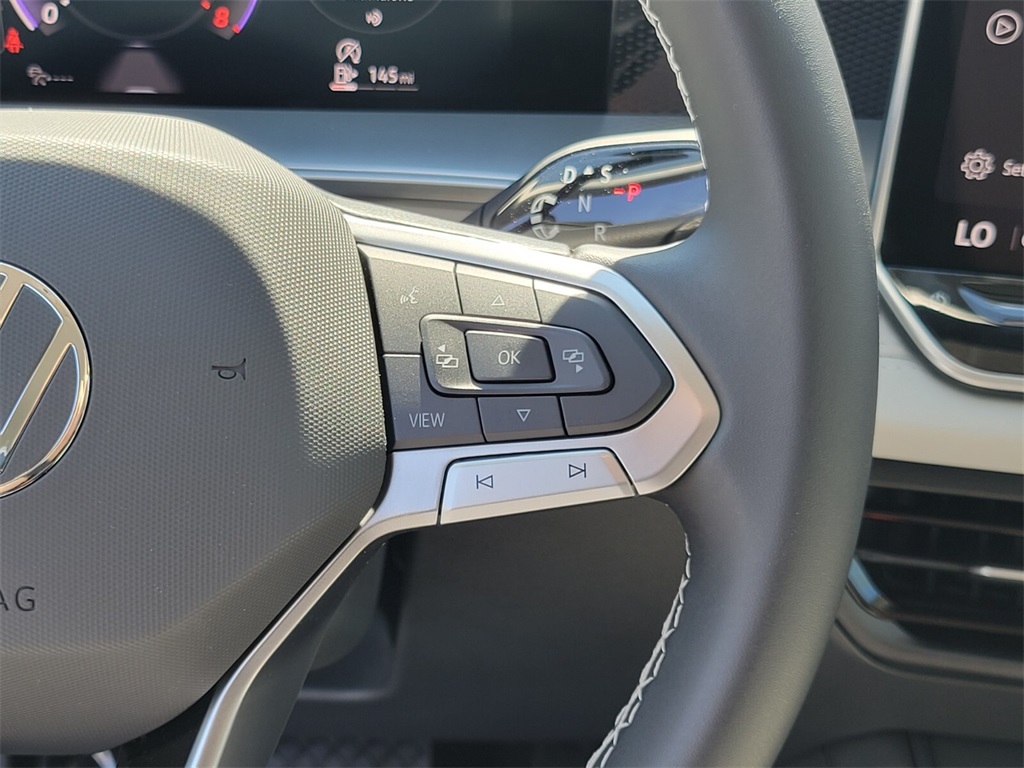 2025 Volkswagen Tiguan SE photo 12