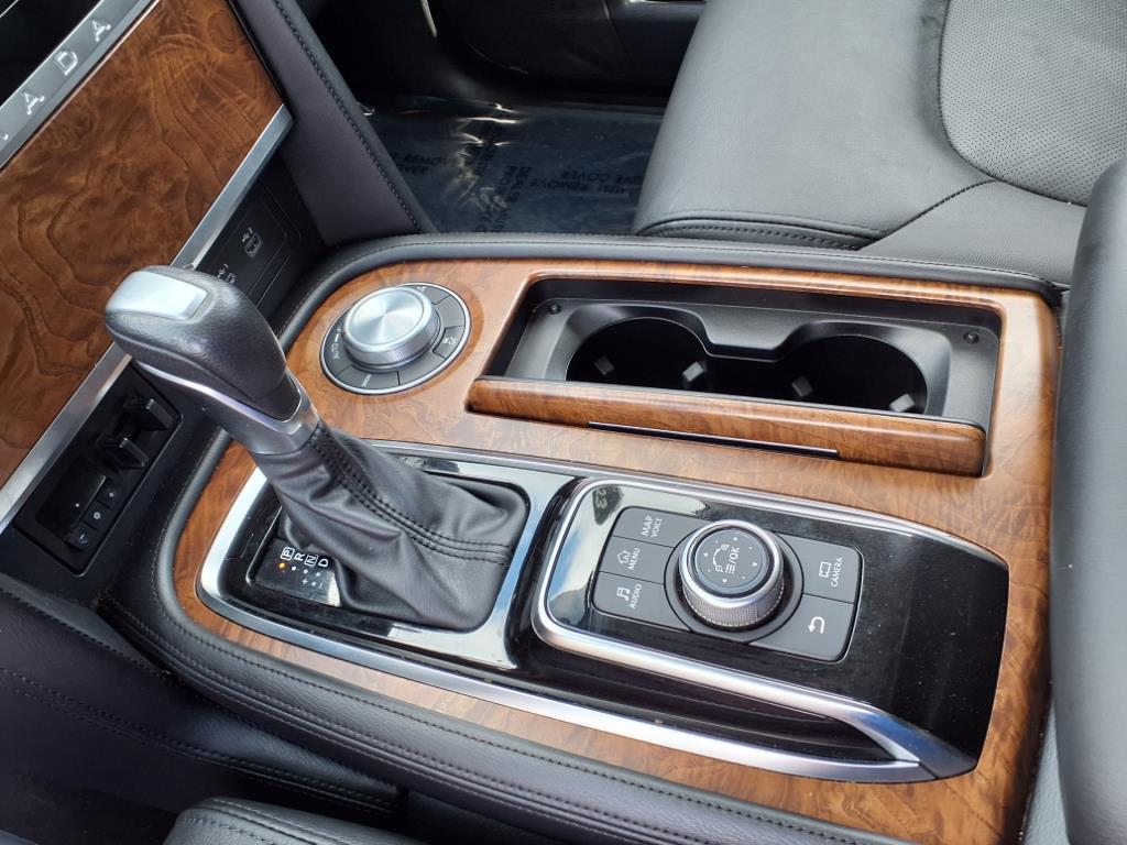 2023 Nissan Armada SL photo 13
