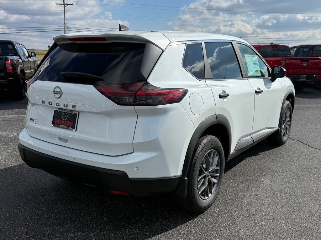 2025 Nissan Rogue S photo 3