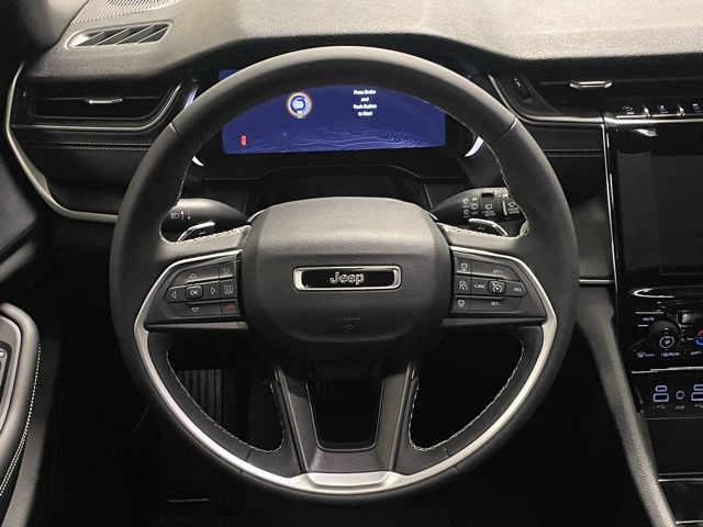 2024 Jeep Grand Cherokee Laredo photo 10