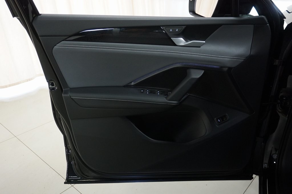 2025 Volkswagen Tiguan SE photo 23