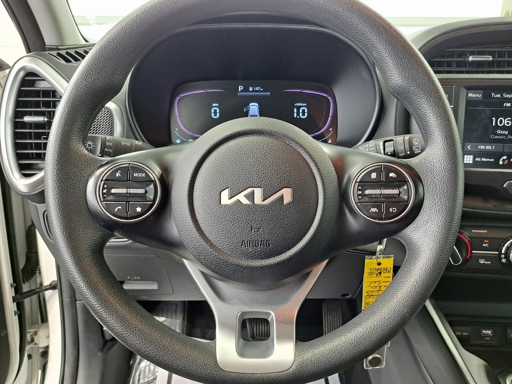 2023 Kia Soul LX photo 6