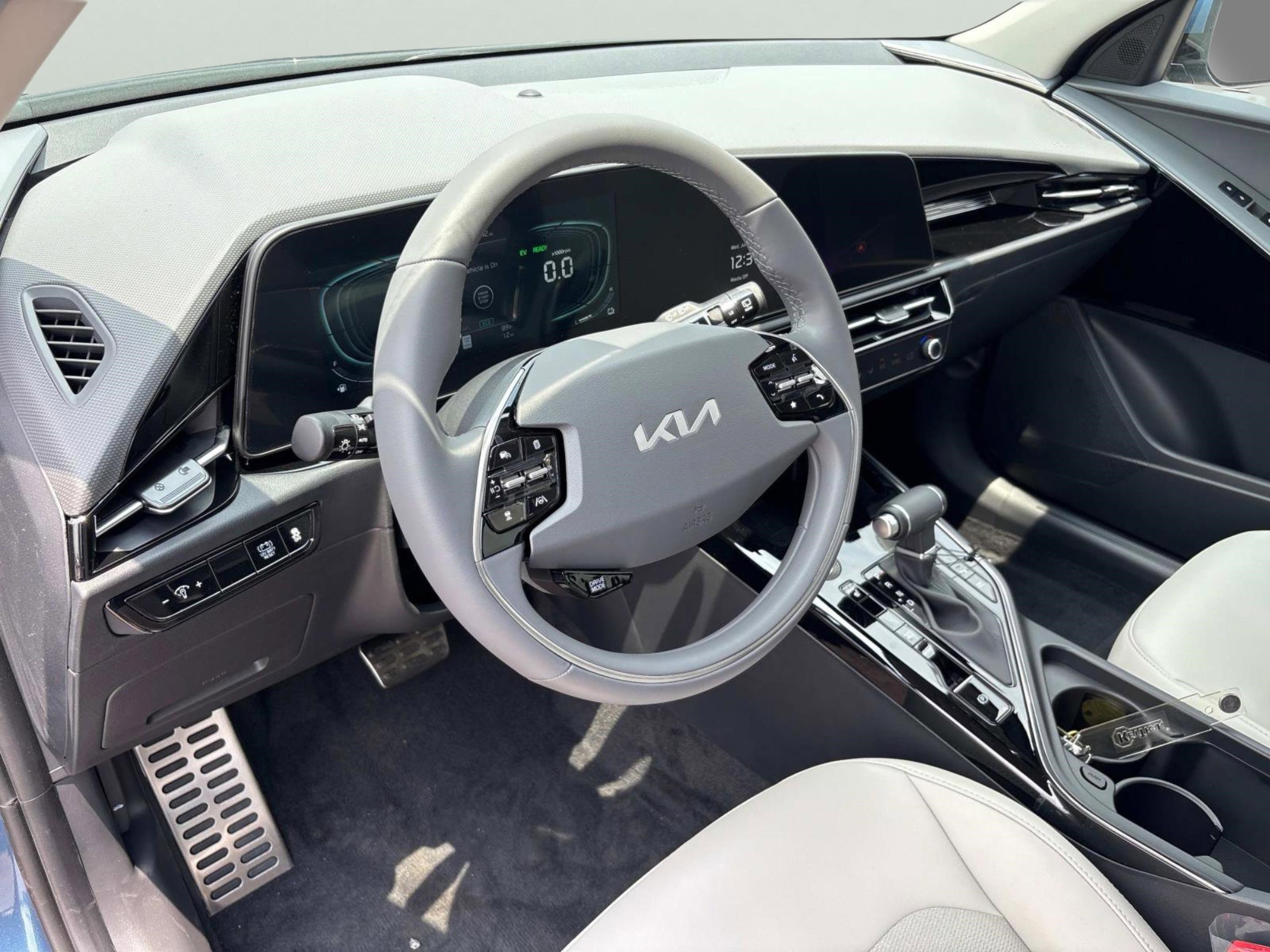 2025 Kia Niro EX Touring photo 22