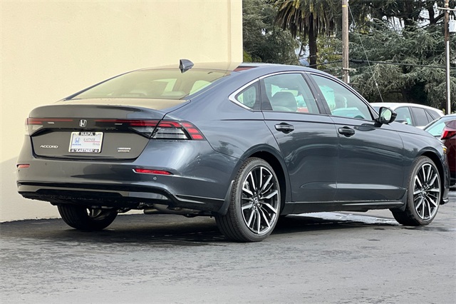 2025 Honda Accord Hybrid Touring photo 3