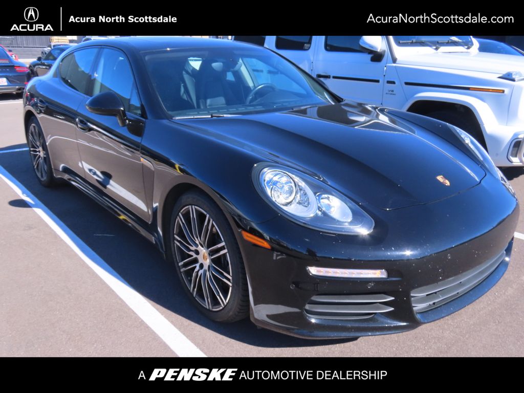 2016 Porsche Panamera Base