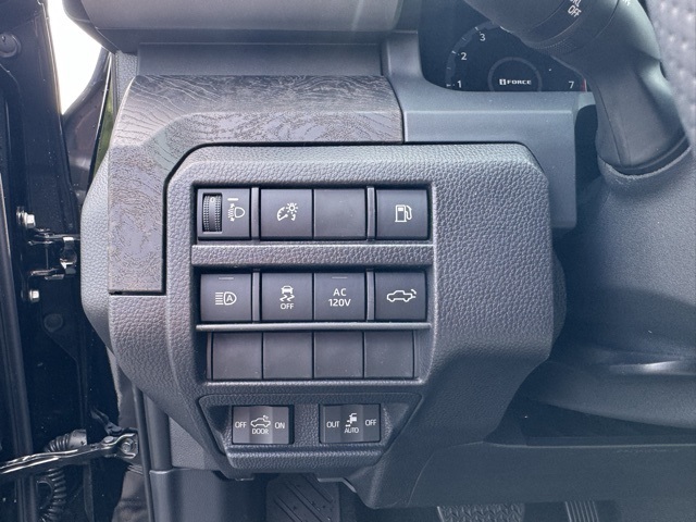 2025 Toyota Tacoma Limited photo 19