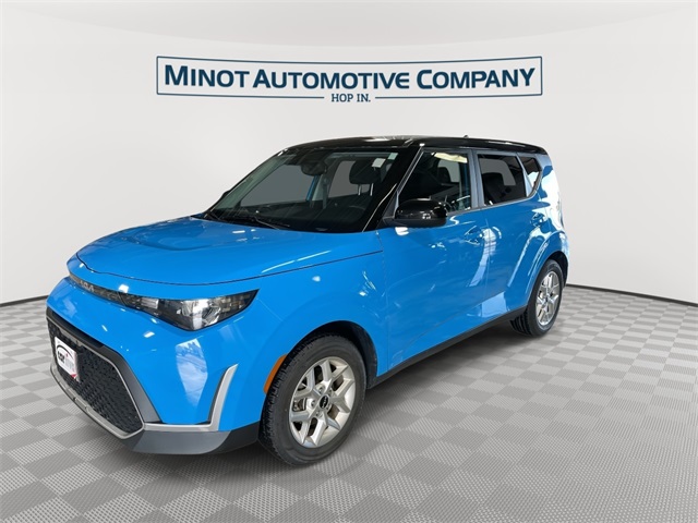 2023 Kia Soul S photo 3