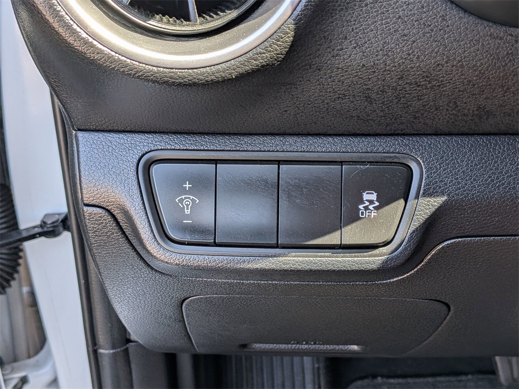 2023 Kia Forte LXS photo 13