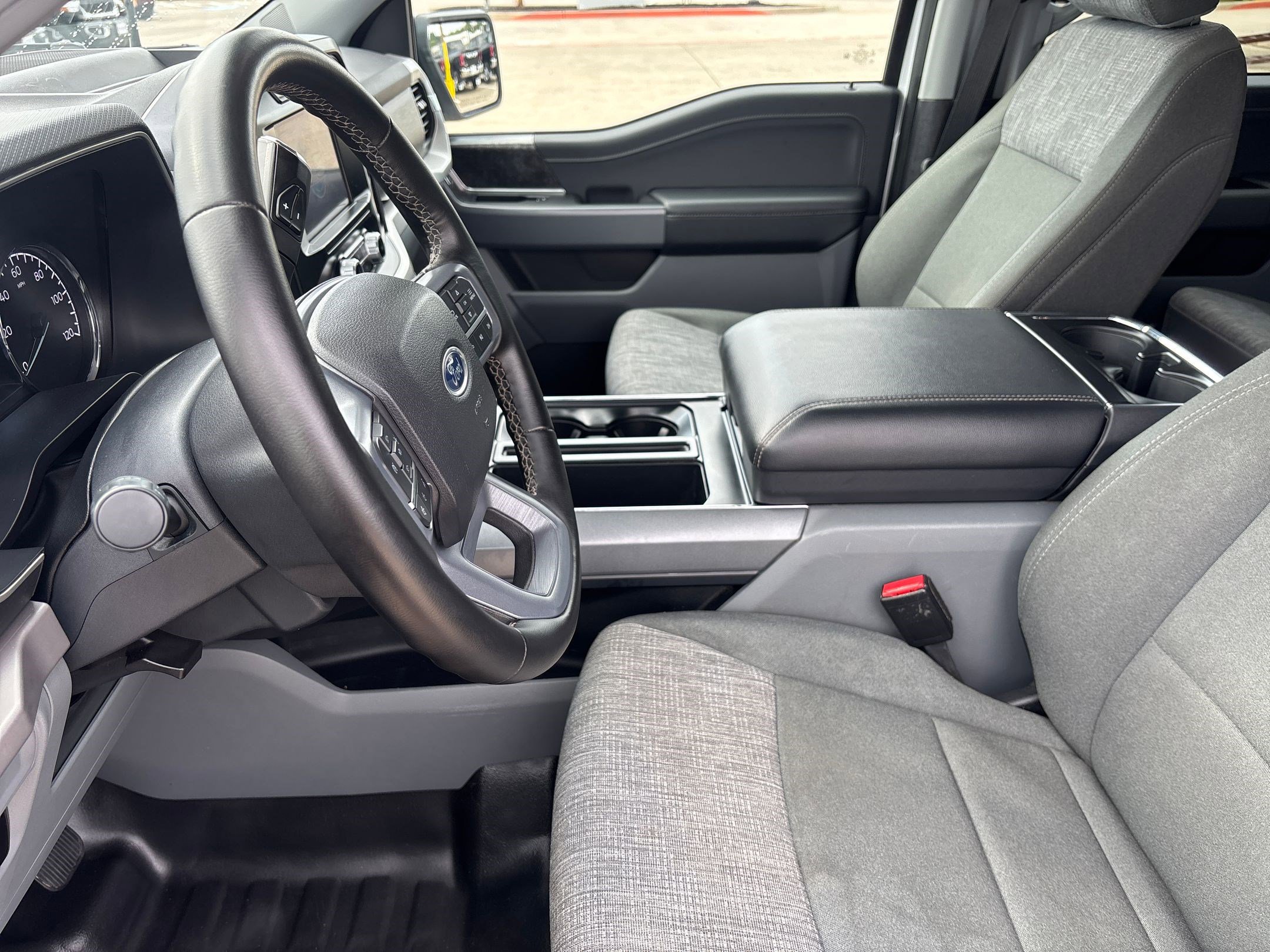 2023 Ford F-150 XLT photo 20