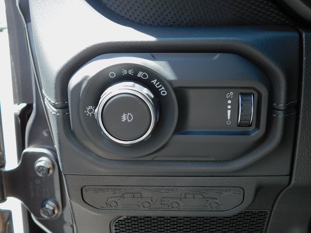 2025 Jeep Wrangler Rubicon photo 24
