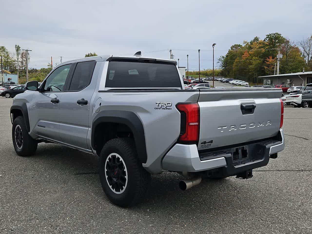 2024 Toyota Tacoma TRD photo 3